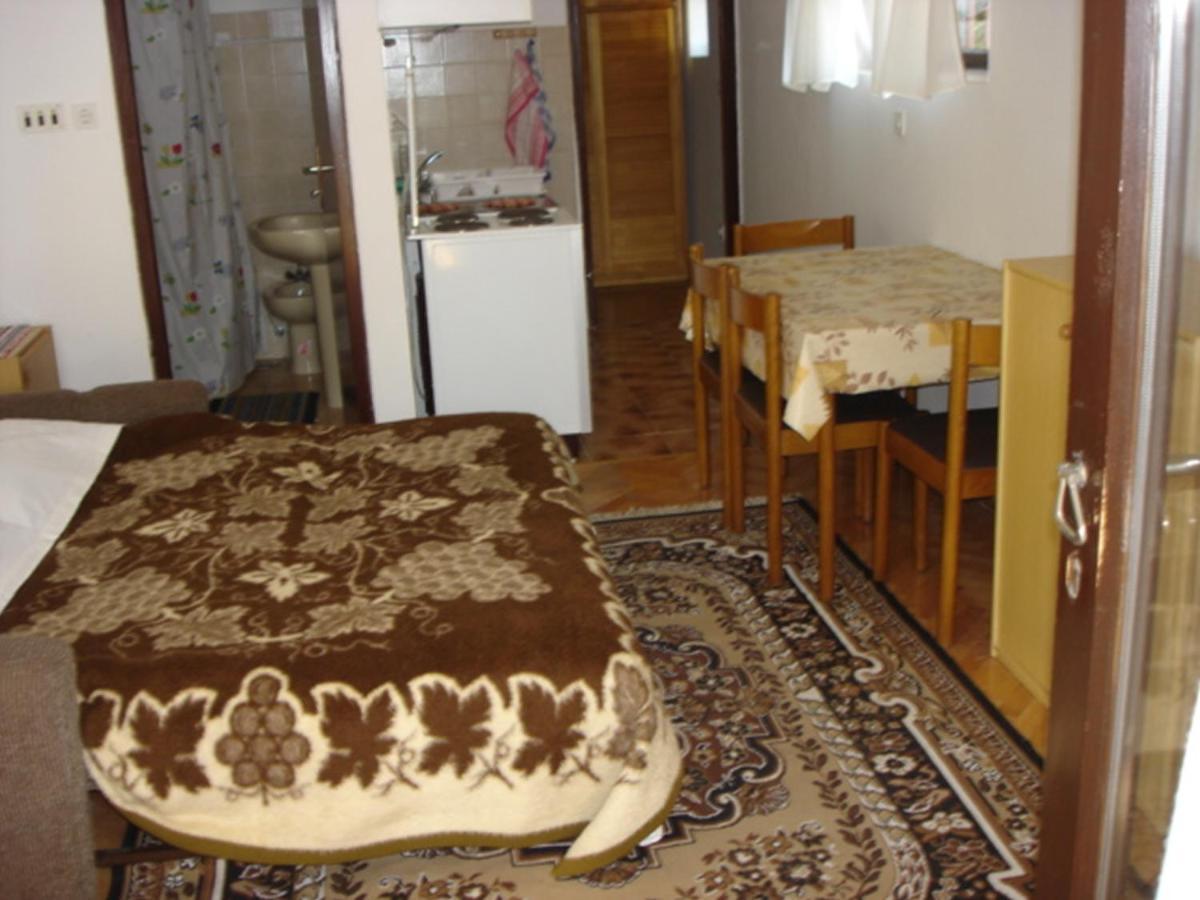Apartments Vjera Krk Town Room photo